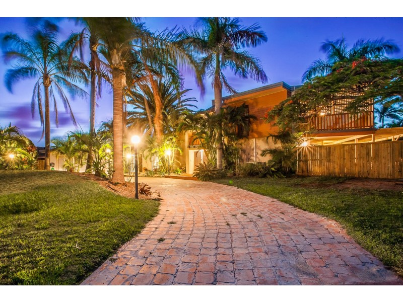 9 Gretel Court, Newport QLD 4020