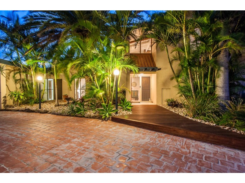 9 Gretel Court, Newport QLD 4020