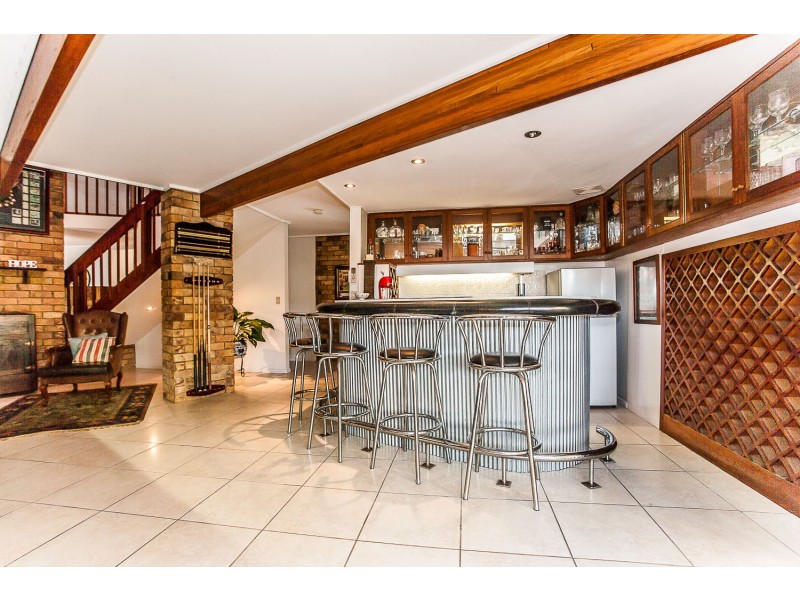 9 Gretel Court, Newport QLD 4020