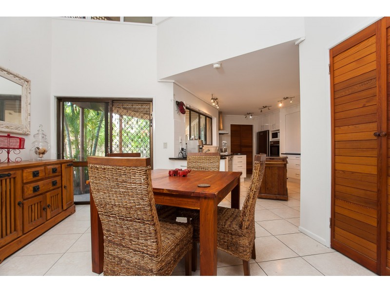9 Gretel Court, Newport QLD 4020