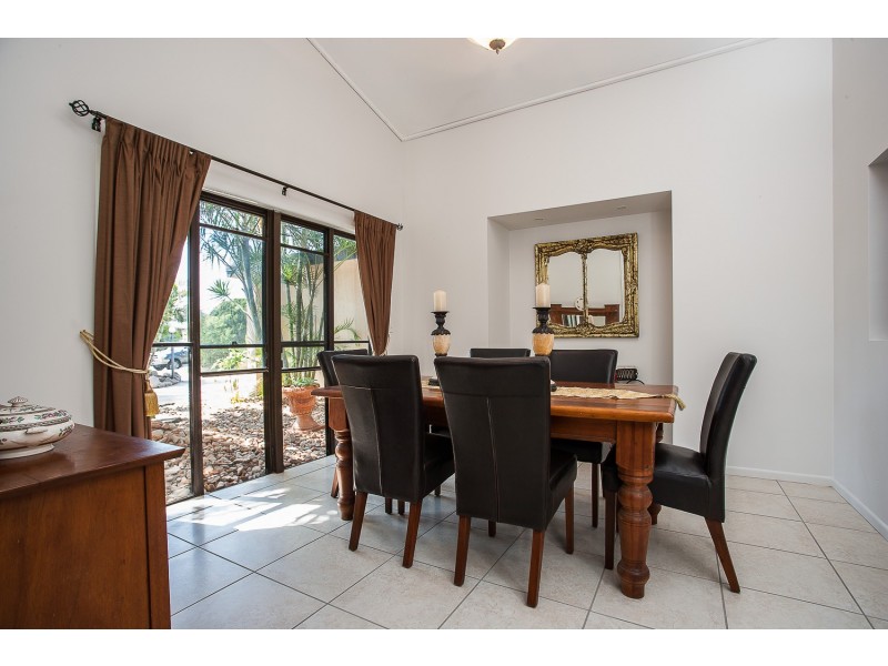 9 Gretel Court, Newport QLD 4020