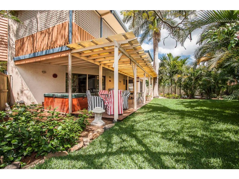 9 Gretel Court, Newport QLD 4020