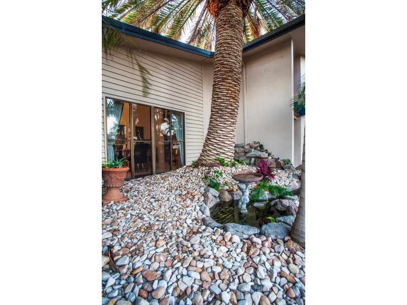 9 Gretel Court, Newport QLD 4020