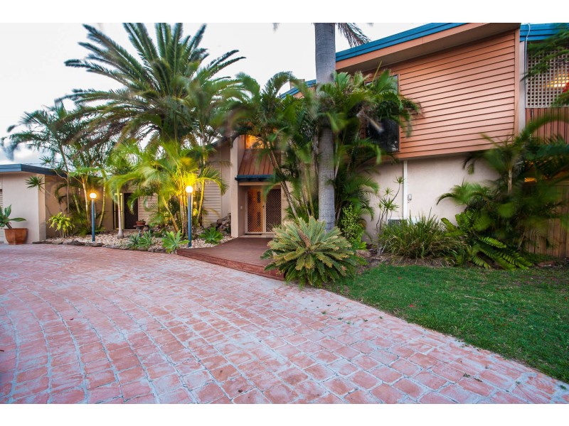 9 Gretel Court, Newport QLD 4020