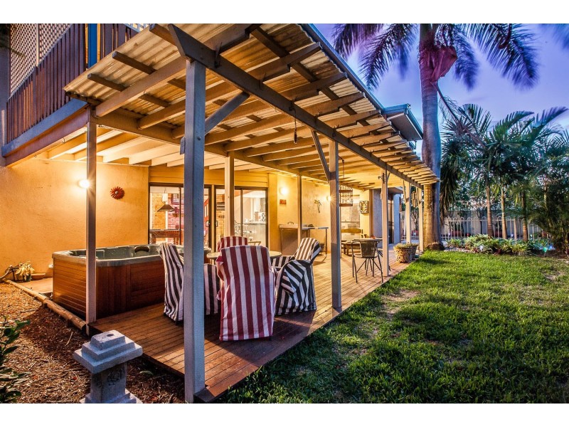 9 Gretel Court, Newport QLD 4020