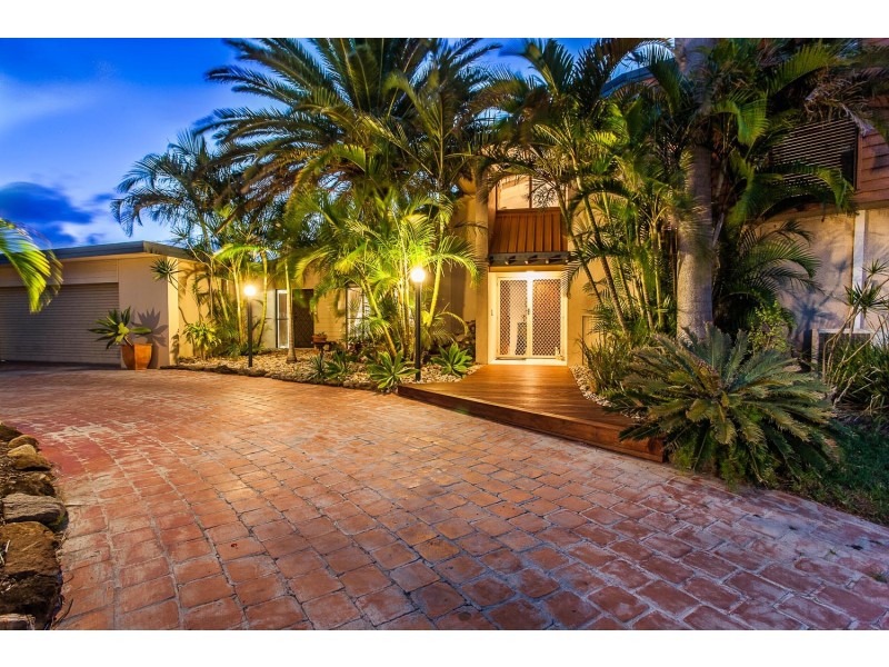 9 Gretel Court, Newport QLD 4020