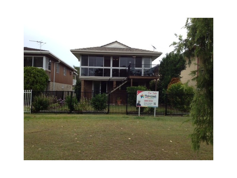 6 View Street, Woody Point QLD 4019