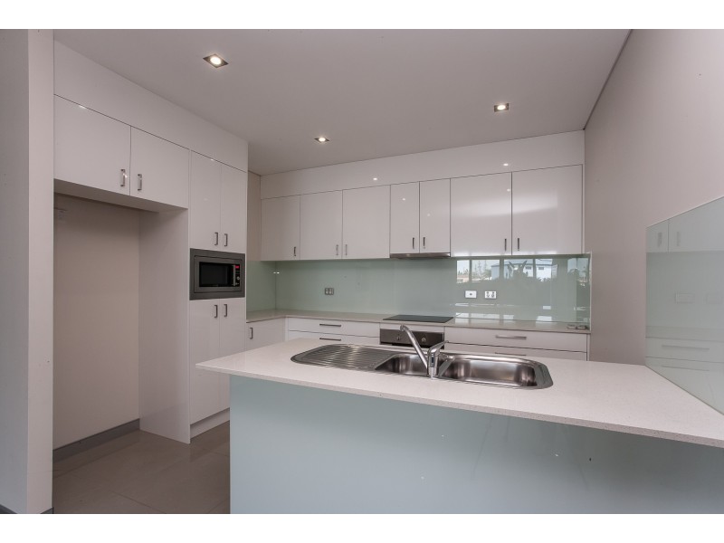 36/17 Marine Parade, Redcliffe QLD 4020