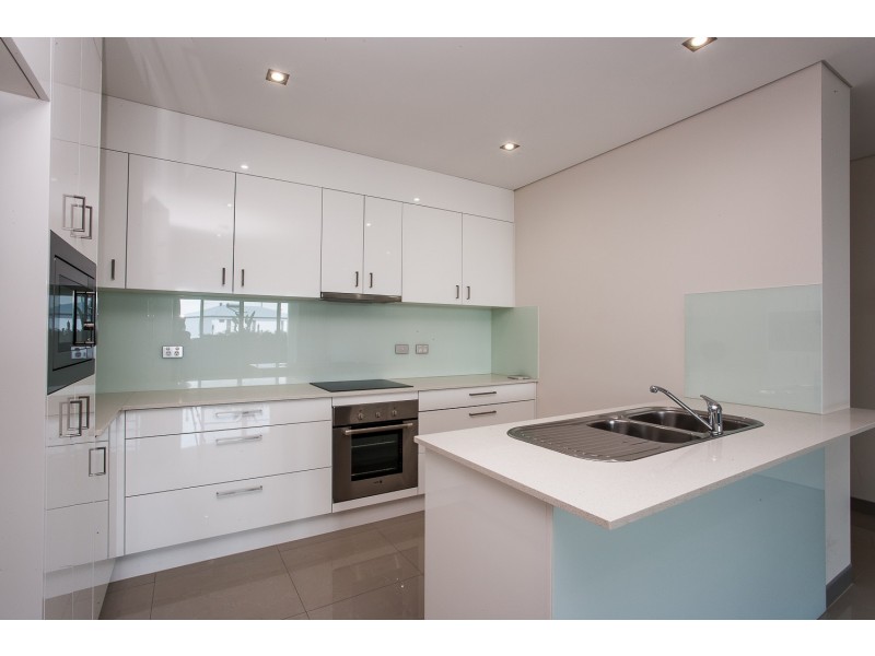 36/17 Marine Parade, Redcliffe QLD 4020