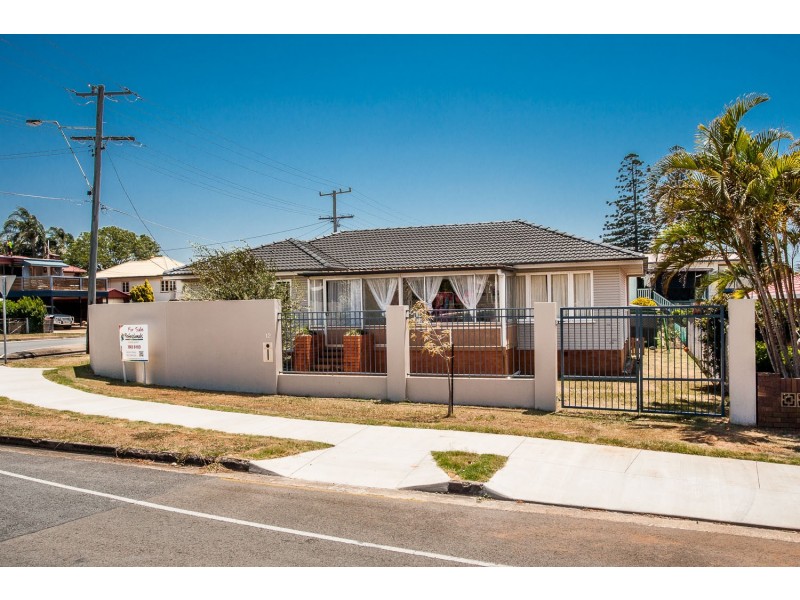 12 Griffith Road, Scarborough QLD 4020