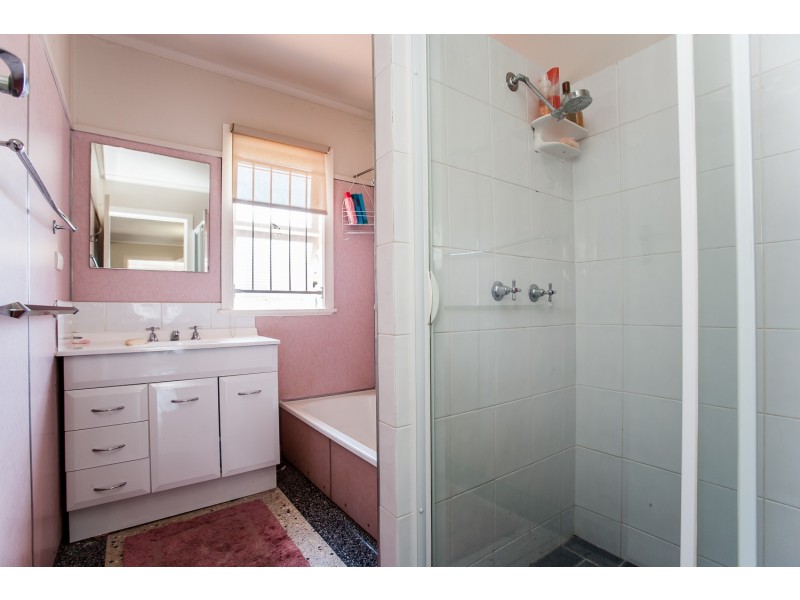 12 Griffith Road, Scarborough QLD 4020