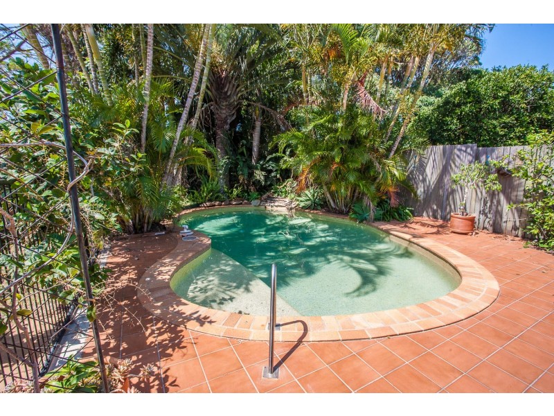 78 King Street, Woody Point QLD 4019
