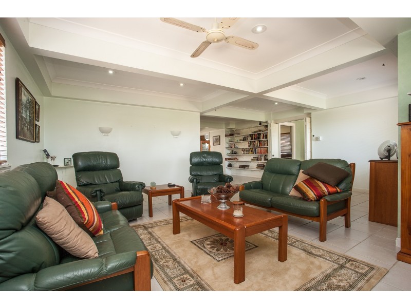 78 King Street, Woody Point QLD 4019