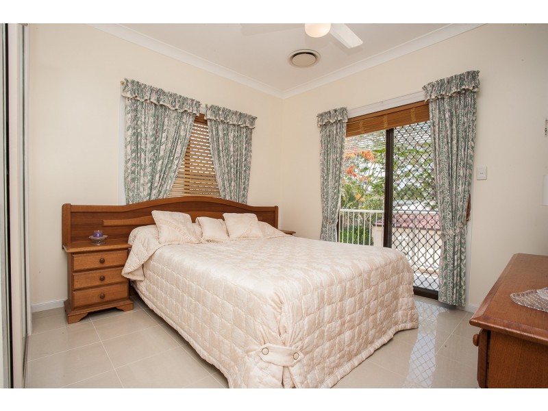78 King Street, Woody Point QLD 4019