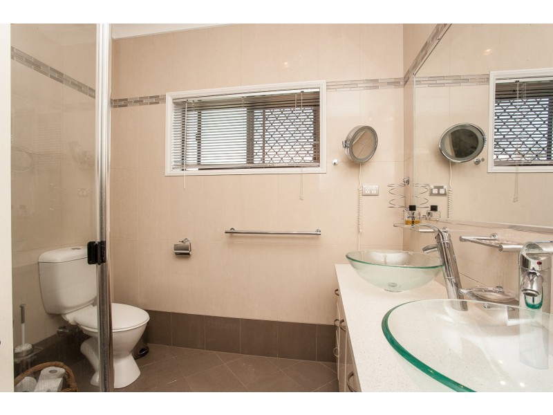 78 King Street, Woody Point QLD 4019