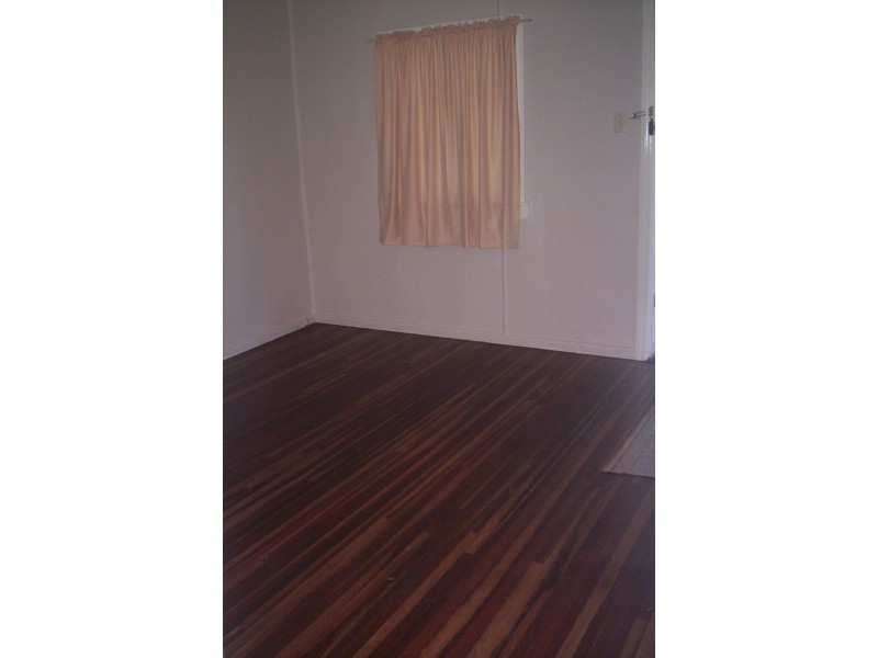 22 McLennan Street, Woody Point QLD 4019