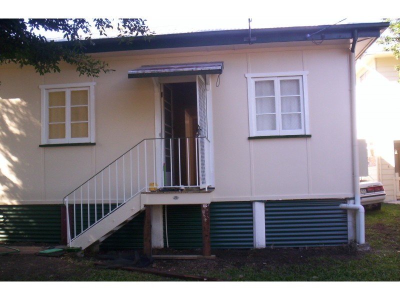 22 McLennan Street, Woody Point QLD 4019