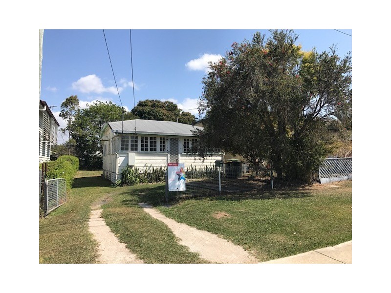 35 McLennan Street, Woody Point QLD 4019