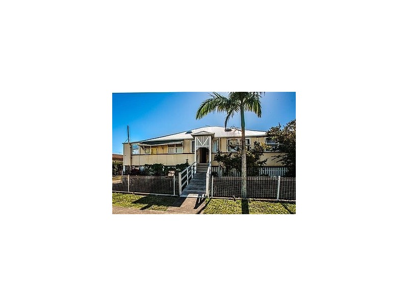 2/4 McCulloch Avenue, Margate QLD 4019