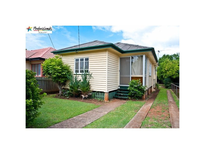 71 King Street, Woody Point QLD 4019