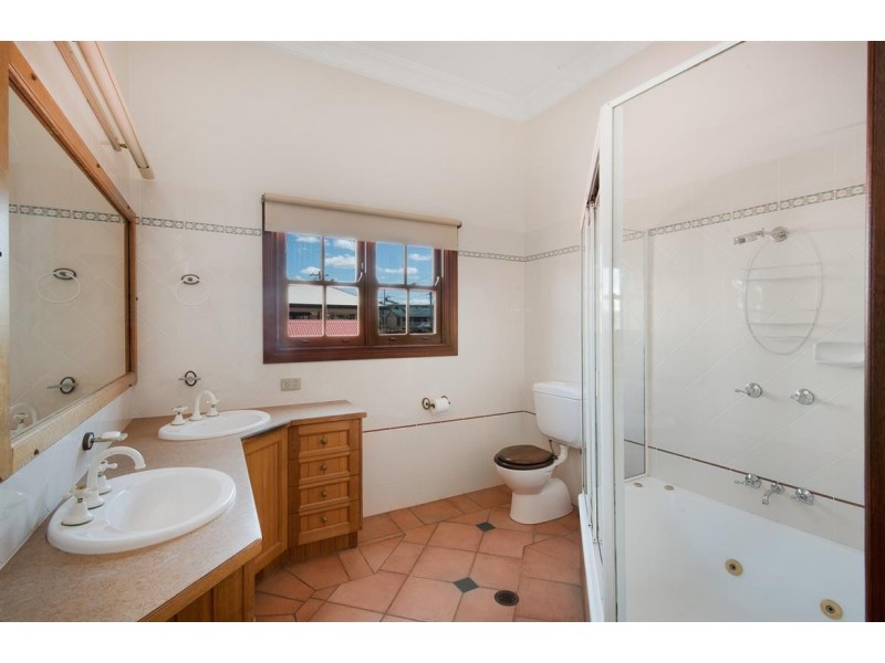 125 Flinders Parade, Scarborough QLD 4020