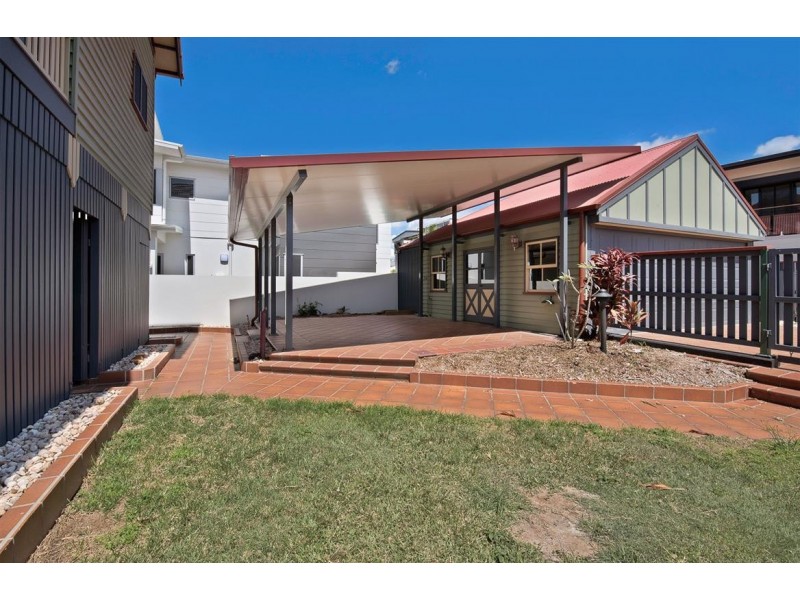 125 Flinders Parade, Scarborough QLD 4020