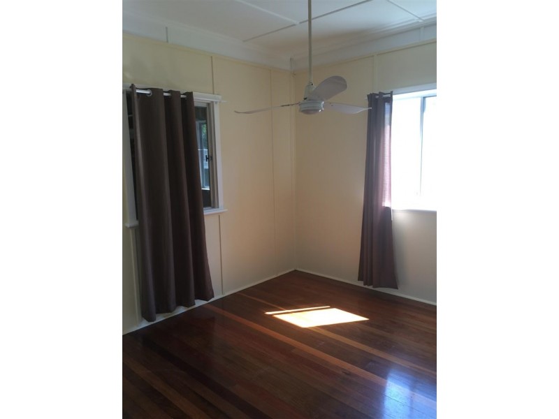 26 Annie Street, Woody Point QLD 4019