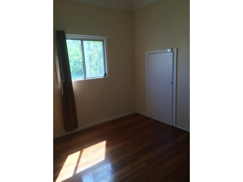 26 Annie Street, Woody Point QLD 4019