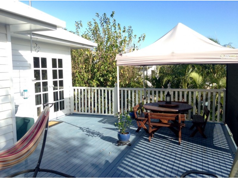 2/104 Maine Road, Clontarf QLD 4019