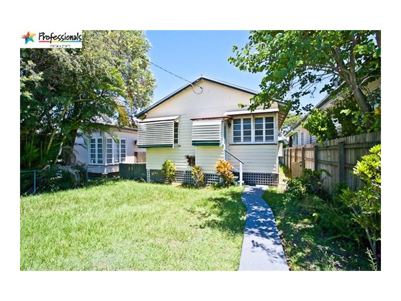 135 Oxley Avenue, Woody Point QLD 4019