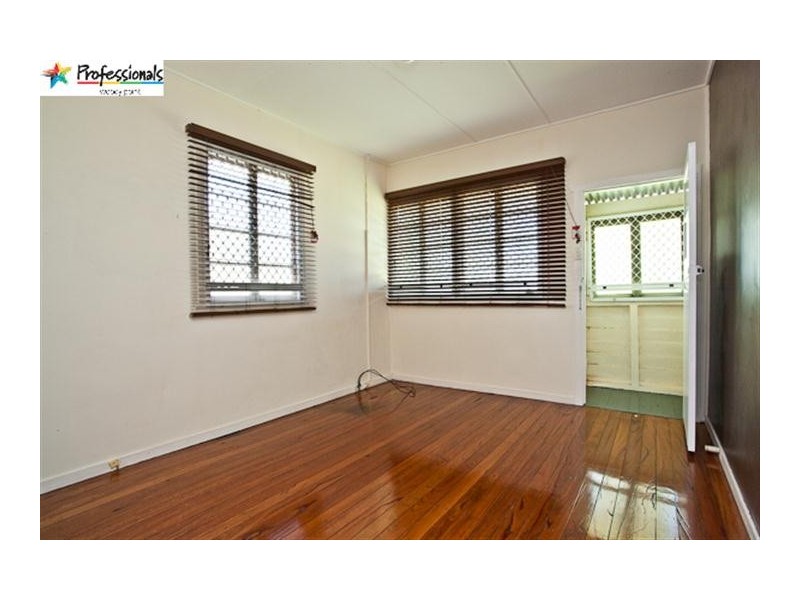 135 Oxley Avenue, Woody Point QLD 4019