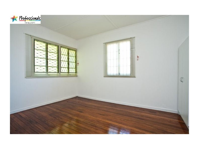 135 Oxley Avenue, Woody Point QLD 4019