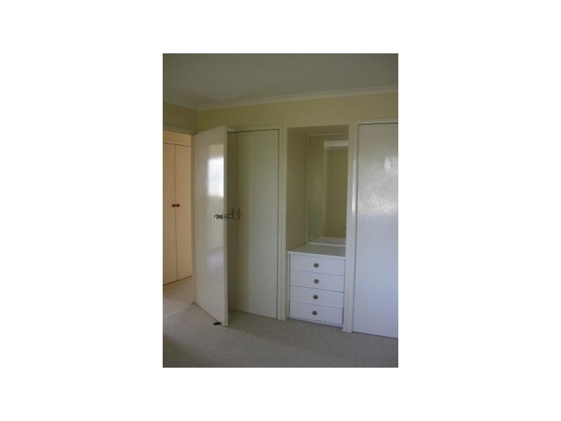 5/8A Short Street, Woody Point QLD 4019