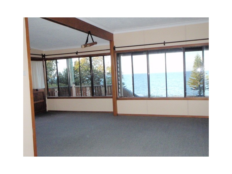 91 Flinders Parade, Scarborough QLD 4020