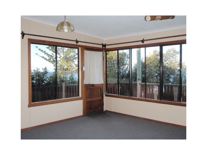 91 Flinders Parade, Scarborough QLD 4020