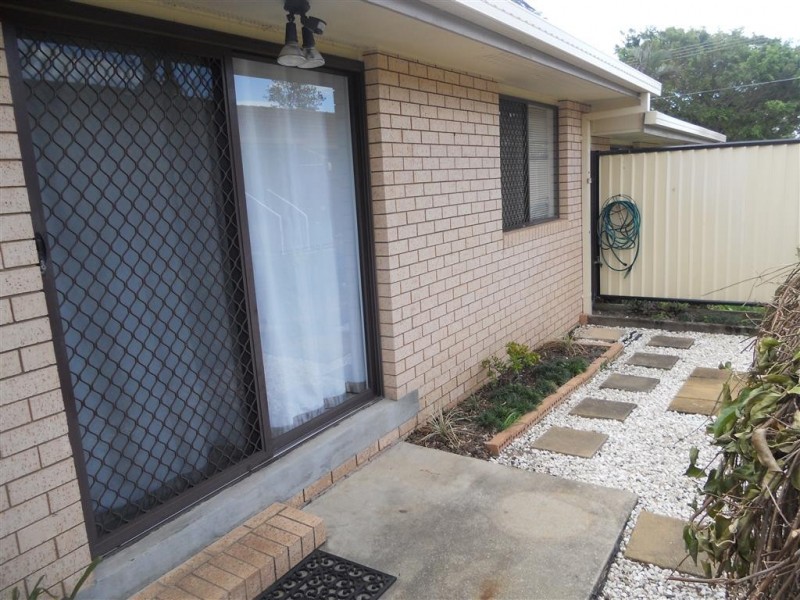 2/21 Steven Street, Redcliffe QLD 4020