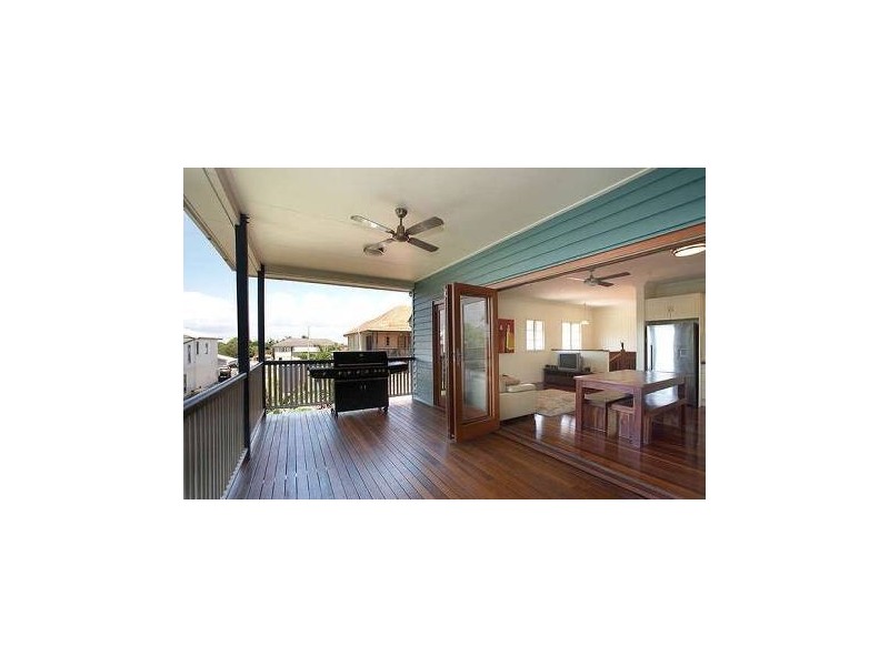 44 McLennan Street, Woody Point QLD 4019