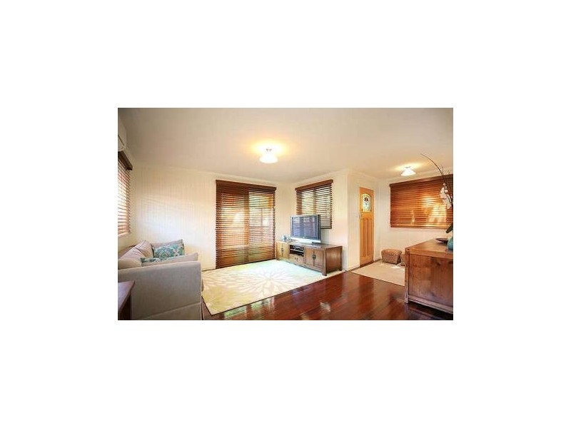 44 McLennan Street, Woody Point QLD 4019