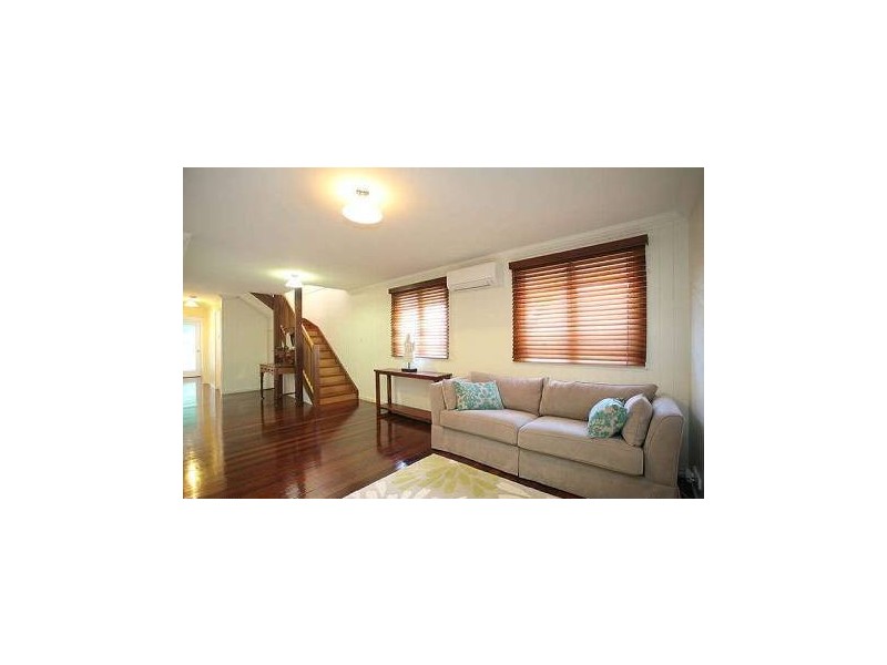 44 McLennan Street, Woody Point QLD 4019