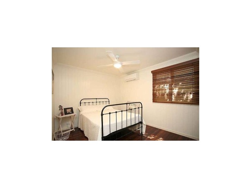 44 McLennan Street, Woody Point QLD 4019