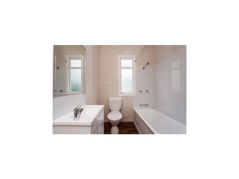 1/96 Hornibrook Esplanade, Clontarf QLD 4019