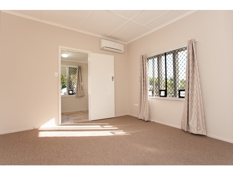 80 Victoria  Avenue, Woody Point QLD 4019