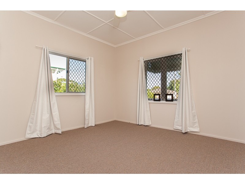 80 Victoria  Avenue, Woody Point QLD 4019