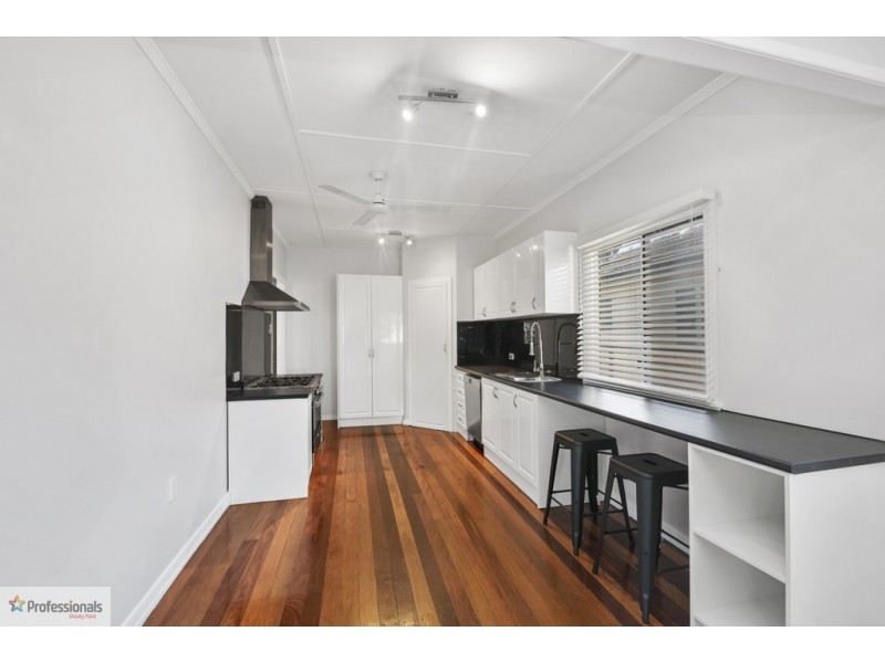 19 Inglis Street, Woody Point QLD 4019