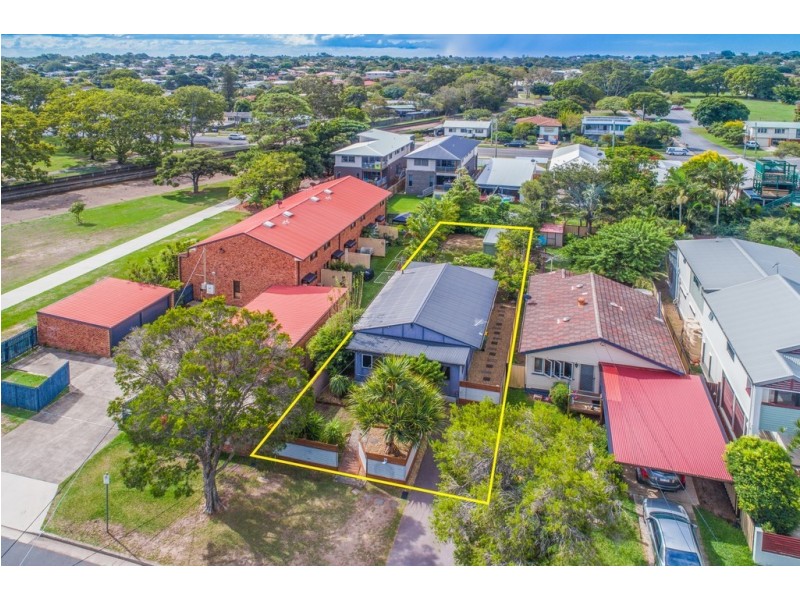 19 Inglis Street, Woody Point QLD 4019