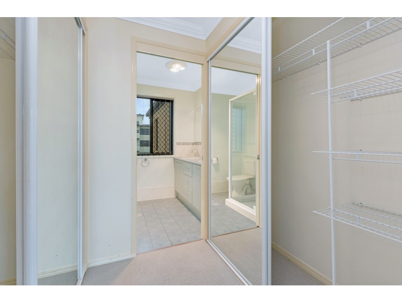 2/3 Annie Street, Woody Point QLD 4019