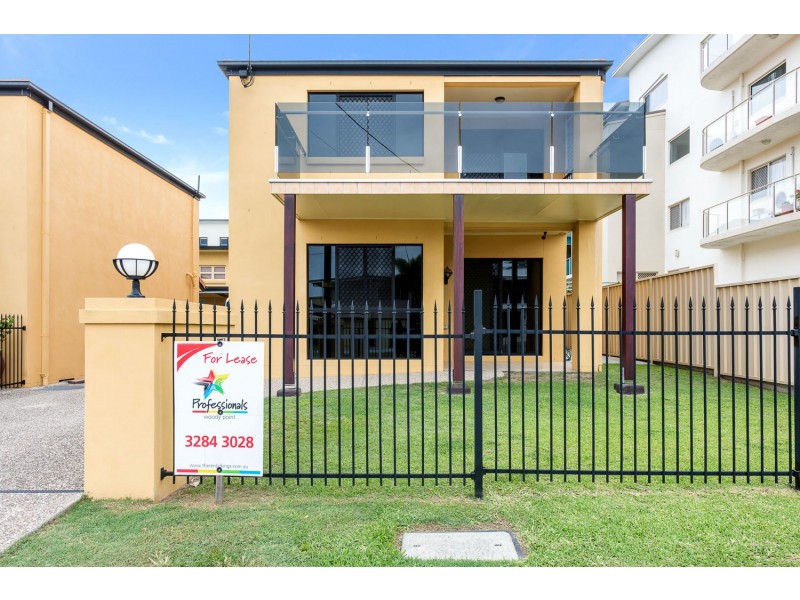 2/3 Annie Street, Woody Point QLD 4019