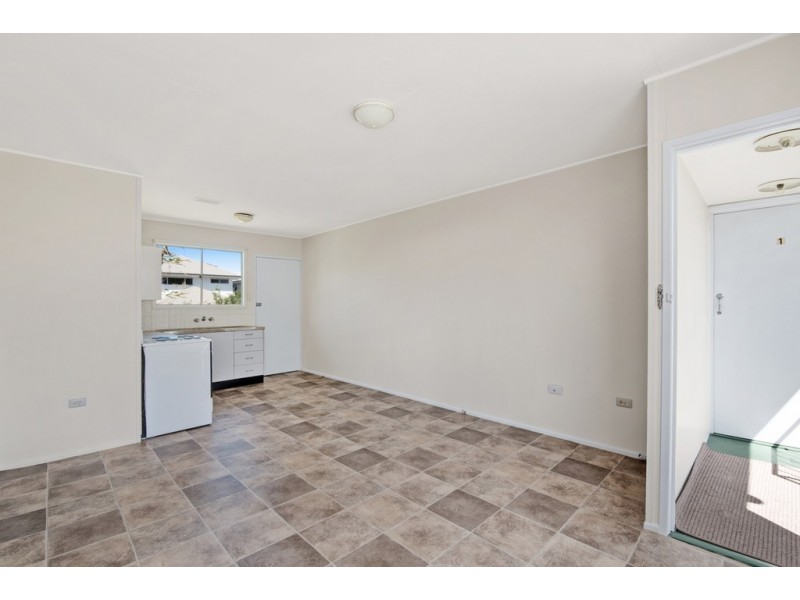 2/6 Blakeney Street, Woody Point QLD 4019