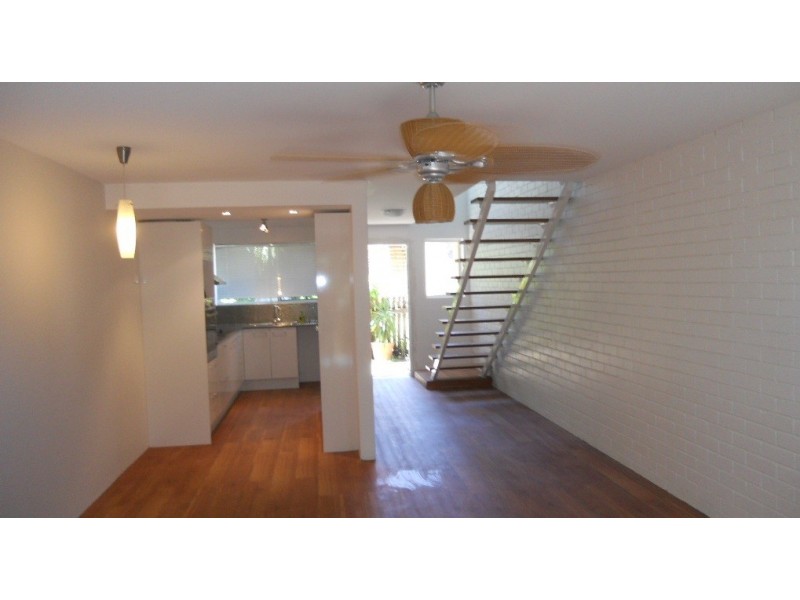 4/10 Kate Street, Woody Point QLD 4019