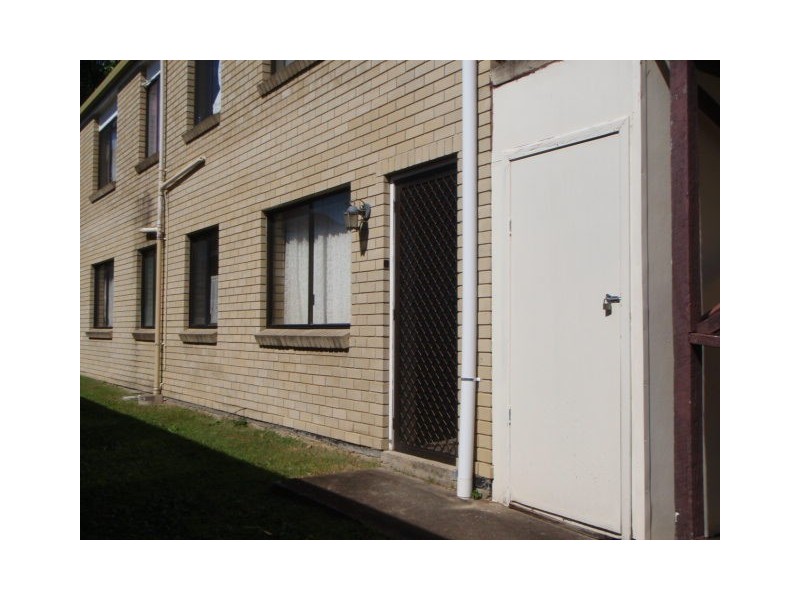 1/100 Oxley Avenue, Woody Point QLD 4019